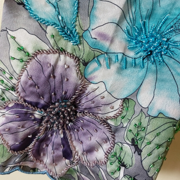 Soft Surroundings Silky Floral Beaded Blue Purple Soft Denim Cropped Jeans Pants - Picture 5 of 16